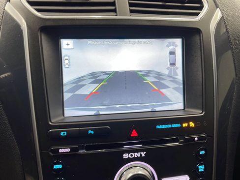 Used 2018 Ford Explorer Limited AWD/4WD image 10