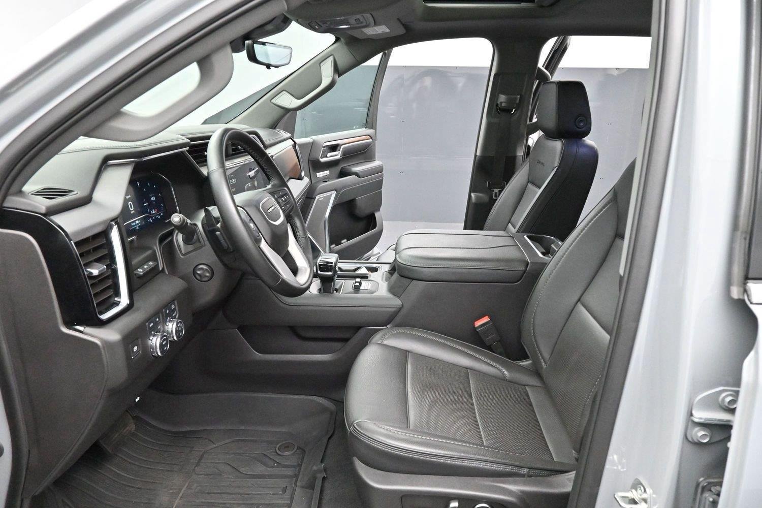 Used 2025 GMC Sierra 1500 Denali w/ Technology Package AWD/4WD image 13