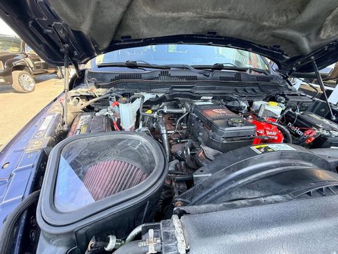 Used 2018 RAM 2500 Laramie AWD/4WD image 50