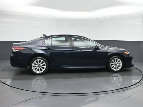 Used 2019 Toyota Camry LE FWD image 8