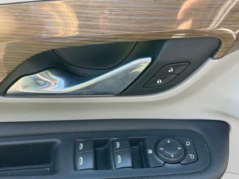 Certified 2021 GMC Terrain SLE w/ Driver Convenience Package AWD/4WD image 29