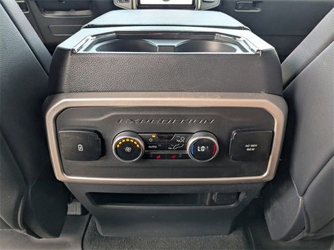 Used 2024 Ford Expedition Limited image 16