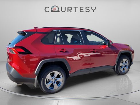 Used 2025 Toyota RAV4 XLE image 5