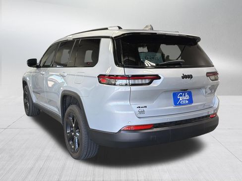 Used 2025 Jeep Grand Cherokee L Altitude AWD/4WD image 5