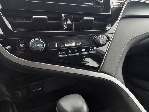 Used 2024 Toyota Camry SE image 20