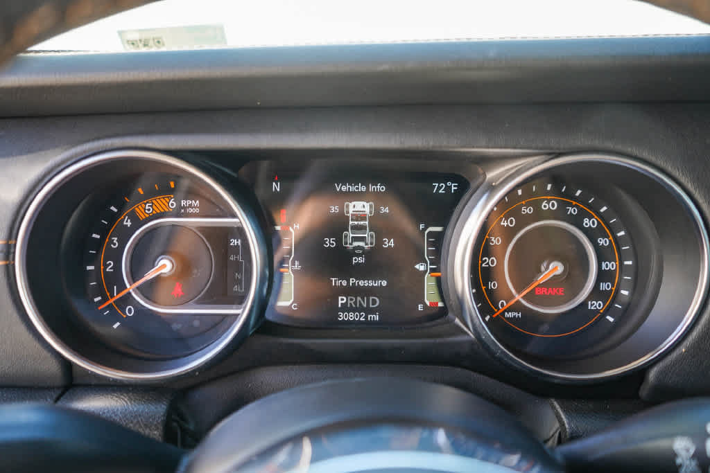 Used 2022 Jeep Wrangler Unlimited Sahara AWD/4WD image 25