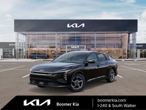 New 2026 Kia K4 LXS image 1