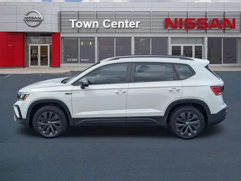 Used 2023 Volkswagen Taos S FWD image 4