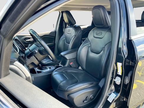 Used 2016 Jeep Cherokee Overland w/ Technology Group FWD image 20