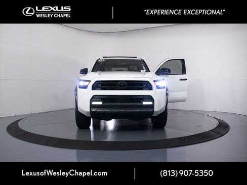 Used 2025 Toyota 4Runner SR5 AWD/4WD image 39