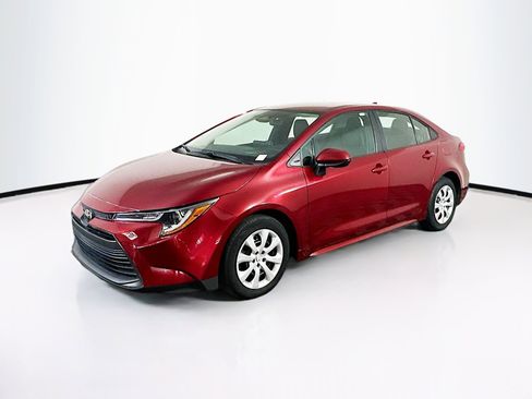 Used 2024 Toyota Corolla LE image 3
