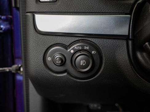 Used 2004 Chevrolet SSR w/ Preferred Equipment Group image 24