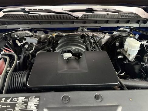 Used 2018 Chevrolet Silverado 1500 LT w/ LT Convenience Package AWD/4WD image 25