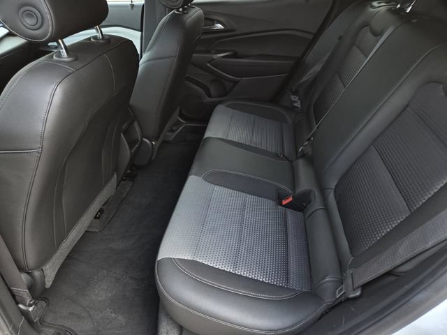 Used 2025 Chevrolet Trax LT FWD image 38