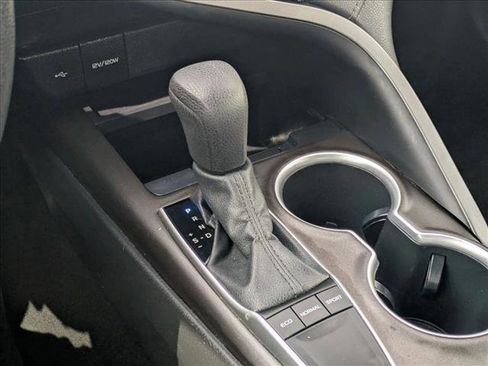 Used 2022 Toyota Camry LE image 12