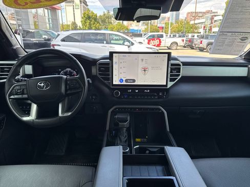 Used 2025 Toyota Tundra Limited AWD/4WD image 12
