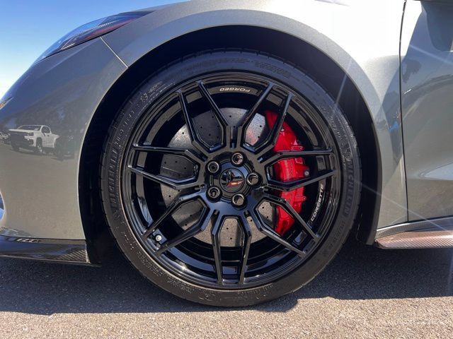 Used 2024 Chevrolet Corvette Z06 RWD image 11