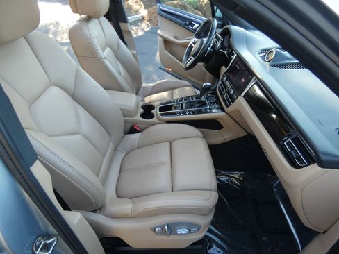 Used 2019 Porsche Macan image 25