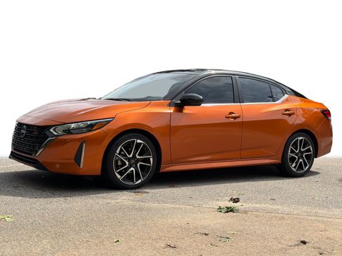 Used 2024 Nissan Sentra SR w/ SR Premium Package FWD image 22