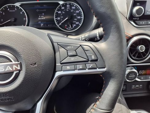 Used 2025 Nissan Sentra SR w/ SR Premium Package FWD image 14