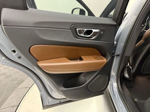 Certified 2023 Volvo XC60 B5 Ultimate w/ Protection Package Premier image 26