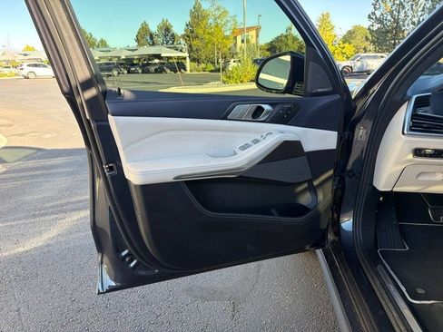 Used 2022 BMW ALPINA XB7 AWD/4WD image 9