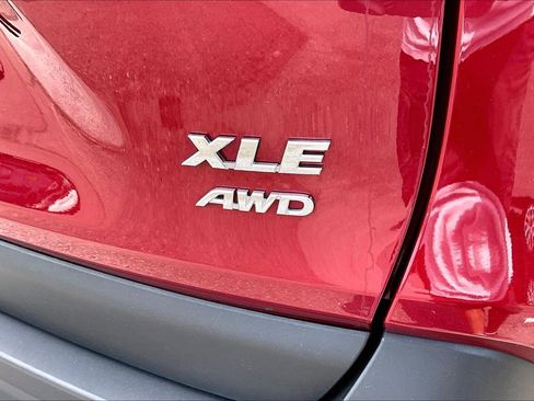 Used 2025 Toyota RAV4 XLE image 8