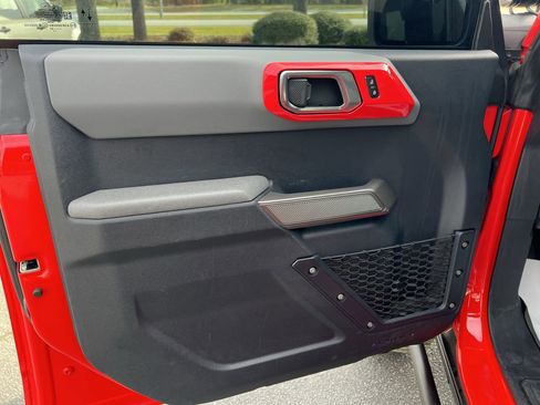 Used 2021 Ford Bronco Black Diamond image 14