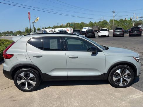 Certified 2026 Volvo XC40 B5 Plus AWD/4WD image 5
