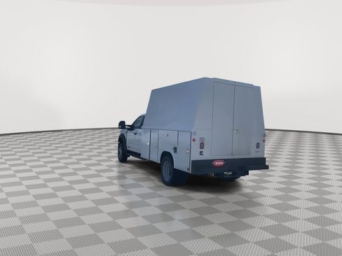 New 2025 Ford F550 4x4 SuperCab Super Duty image 2