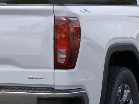 New 2026 GMC Sierra 1500 SLE image 13