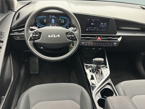 Used 2025 Kia Niro LX FWD image 10