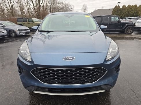 Used 2020 Ford Escape SE image 2