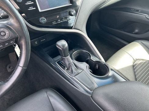 Used 2018 Toyota Camry SE image 24