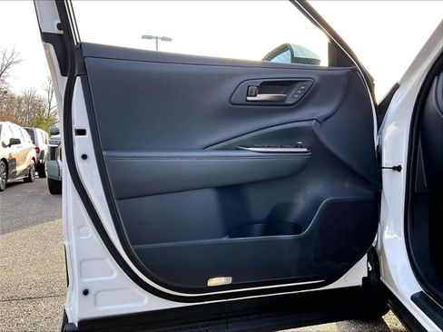 Used 2025 Toyota Crown Platinum image 9