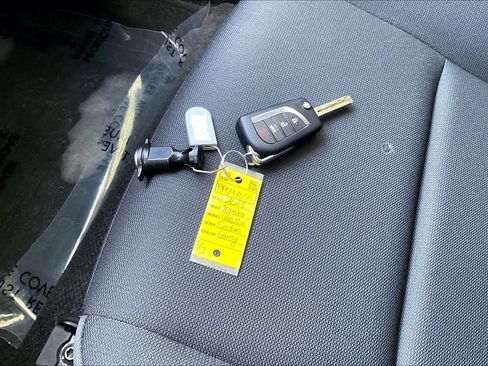 Used 2023 Toyota Corolla LE FWD image 15