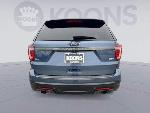 Used 2018 Ford Explorer XLT w/ Equipment Group 202A image 5