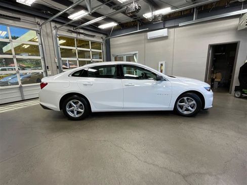 Used 2018 Chevrolet Malibu LS FWD image 6