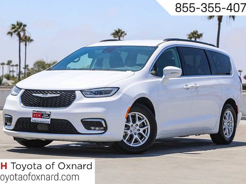 Used 2022 Chrysler Pacifica Touring-L FWD image 1