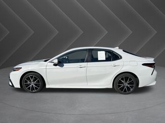 Used 2024 Toyota Camry SE video 2