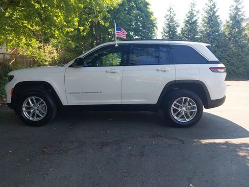 Used 2025 Jeep Grand Cherokee Laredo X w/ Luxury Tech Group I AWD/4WD image 30