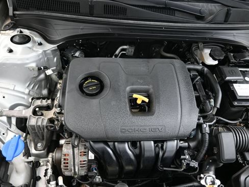 Used 2020 Kia Forte LXS FWD image 16