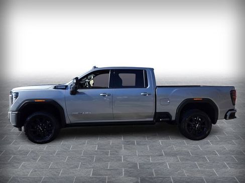 Used 2025 GMC Sierra 2500 AT4 w/ AT4 Premium Plus Package image 4