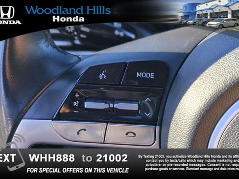 Used 2022 Hyundai Elantra SEL w/ Convenience + Premium Package image 11