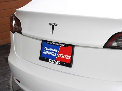 Used 2023 Tesla Model 3 Standard Range image 15