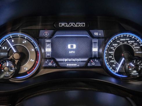Used 2022 RAM 3500 Limited AWD/4WD image 18