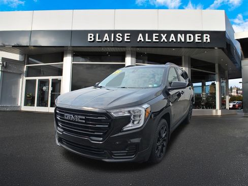 Used 2023 GMC Terrain SLE w/ Driver Convenience Package AWD/4WD image 8