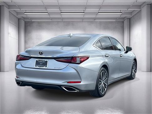 Used 2024 Lexus ES 350 w/ Premium Package image 3