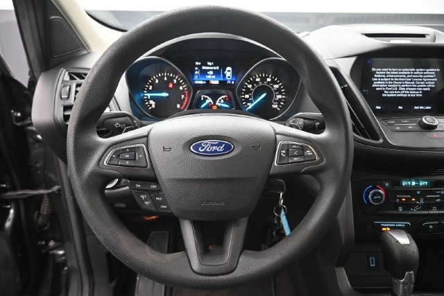 Used 2017 Ford Escape SE w/ Equipment Group 201A FWD image 4