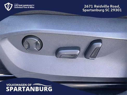 Used 2024 Volkswagen Tiguan SE R-Line image 18